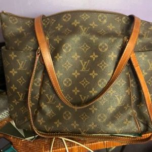 Louis Vuitton purse